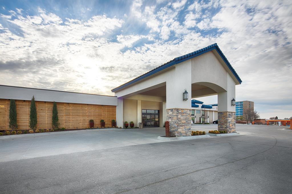 Hotel Ramada Plaza By Wyndham Omaha Exterior foto