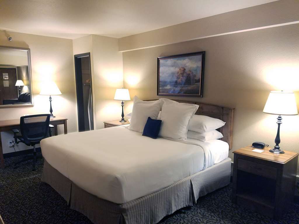 Hotel Ramada Plaza By Wyndham Omaha Habitación foto