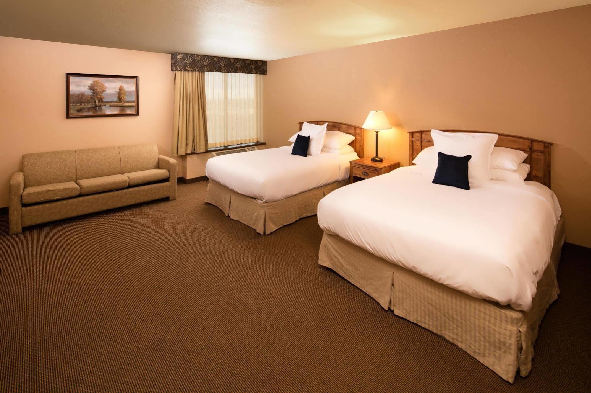 Hotel Ramada Plaza By Wyndham Omaha Exterior foto